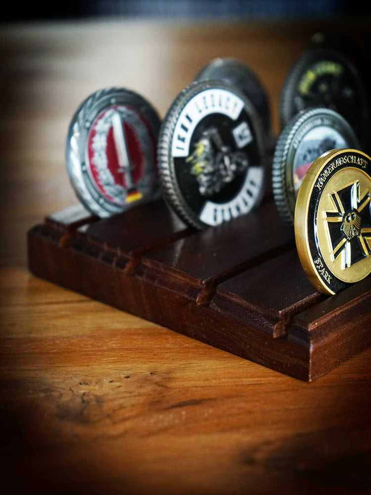 Coin Display aus Holz